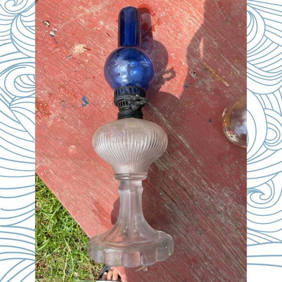 Vintage Frosted Glass Oil Lamp with Blue Shade - Picture 2 of 2
